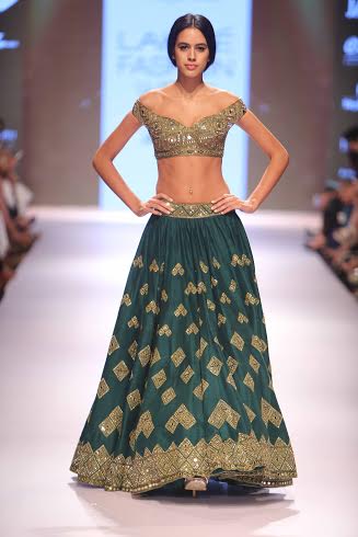 Day five opened at LFW Winter/Festive 2015 with glamorous collections by Anushree Reddy, Arpita Mehta and Ridhi Mehra