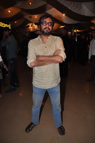 Sushant, Dibakar visit theatre to see audience reaction