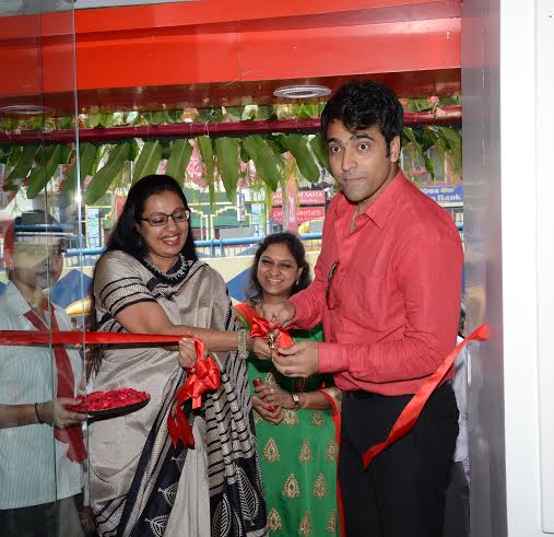 Actor Abir Chatterjee unveils Titan's new collection in Kolkata