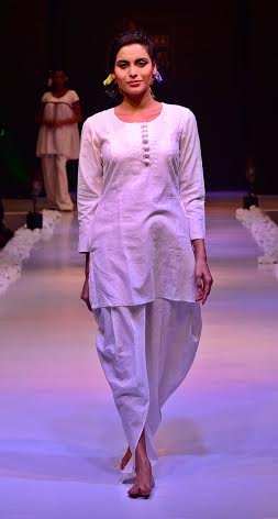 Models walk the ramp at  Kingfisher Ultrla Bengal Fashion Week