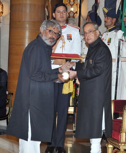 President confers Bharat Ratna, Padma Awards 