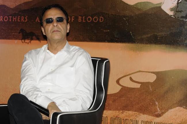 Vidhu visits Kolkata on 'Broken Horses'