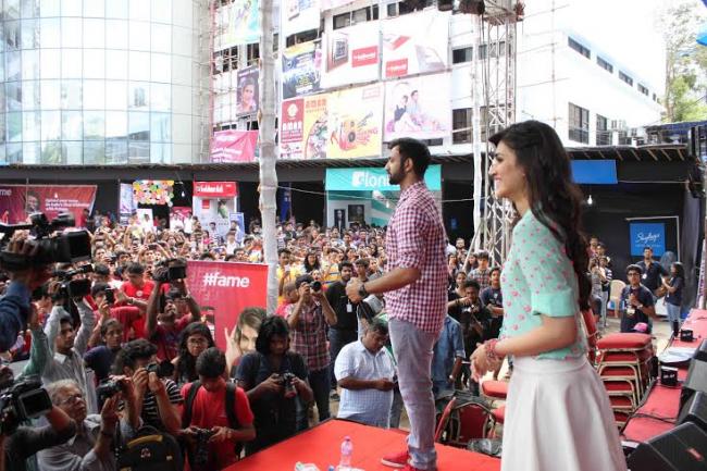Kriti Sanon at Umang collage fest