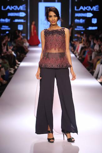 Day five opened at LFW Winter/Festive 2015 with glamorous collections by Anushree Reddy, Arpita Mehta and Ridhi Mehra