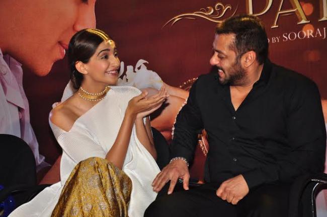 Prem Ratan Dhan Payo's team holds informal meet