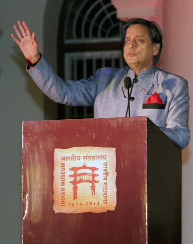 Shashi Tharoor attends Apeejay Kolkata Literary Festival