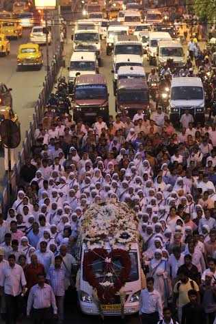 Sister Nirmala laid to rest in Kolkata cemetery