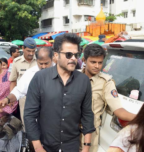 Anil Kapoor visits Siddhivinayak Temple with wife Sunita