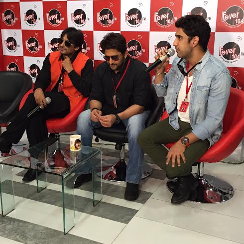Arshad Warsi and Amit Sadh Kick starts radio promotions for Guddu Rangeela