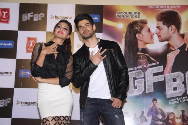 Sooraj Pancholi ,Jacqueline Fernandez single â€˜GF BFâ€™ unveiled