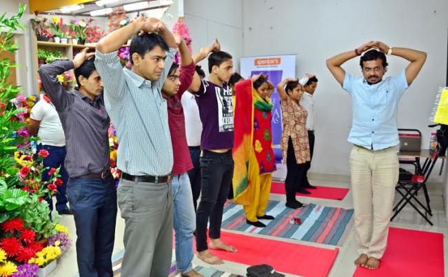 Spencerâ€™s Retail  arranges yoga sessions at its outlets in Kolkata