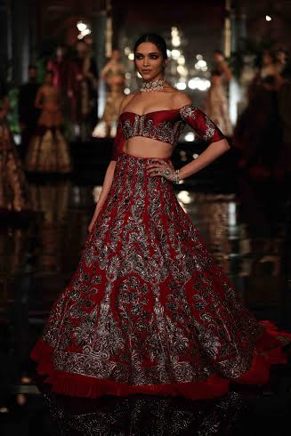 Deepika Padukone sizzles on the ramp at India Couture Week