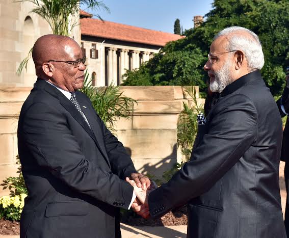 Narendra Modi being received by the President of the Republic of South Africa