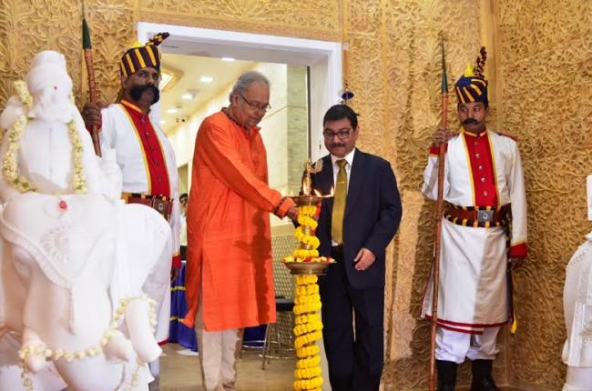 Soumitra Chatterjee inaugurates P. C. Chandra's new showroom in north Kolkata
