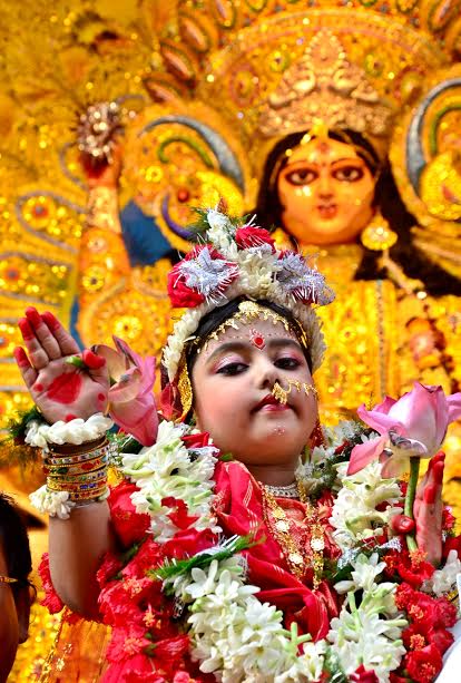 Kolkata celebrates Jagadhatri Puja