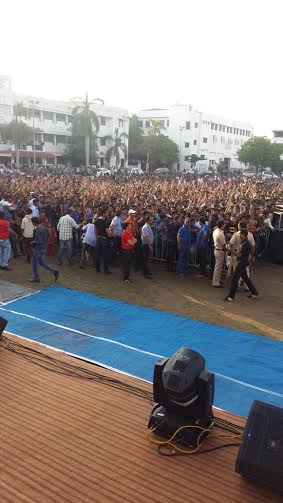 John, Varun, Jacqueline visit Nagpur to promote Dishoom