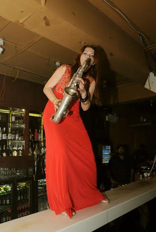 Mexican musician, DJ Sunny makes Kolkata's Bakstage groove 