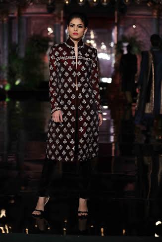 Deepika Padukone sizzles on the ramp at India Couture Week