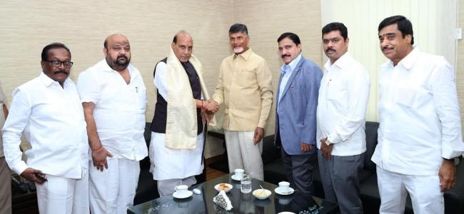 Pranab Mukherjee presenting Dr. B.C. Roy National Award 2008