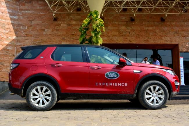 Kolkata: Land Rover organises customer engagement programme 