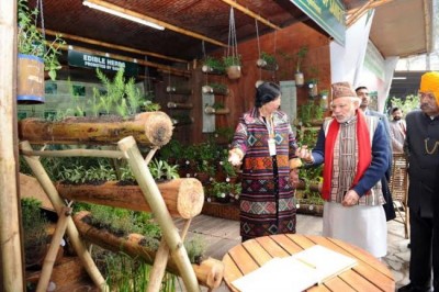  Narendra Modi visiting the organic product exhibition, in Gangtok