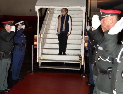 Modi leaves for US
