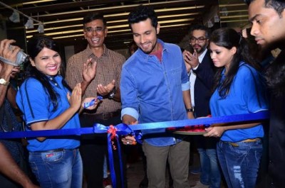 Randeep Hooda inaugurates Indian Terrain store in Kolkata