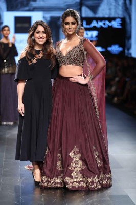 Ileana D'Cruz sizzles LFW ramp