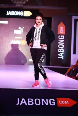 Kolkata: Rituparna Sengupta glams up Jabong Fashion Show