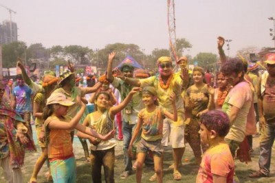 "RANGOTSAV 2016 celebrated at PC Chandra Gardens, Kolkata