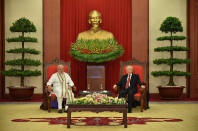 Narendra Modi  meets Nguyen Phu Trong