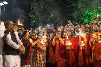 Kolkata: Marwari Federation organises Mahar Aarti on Makar Sakranti