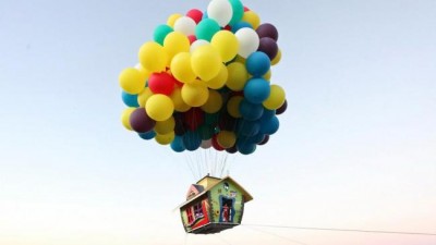 Balloon man of Canada pleads guilty for dangerous flying