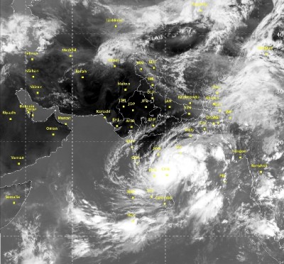 Cyclone Roanu to touch Bengal's coastal areas tonight