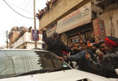 Fans galore on Dangal sets