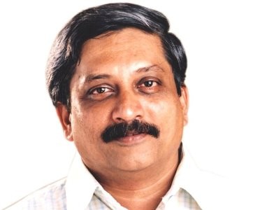 Criticising PM Modi made Kejriwal's tongue enlarged: Parrikar