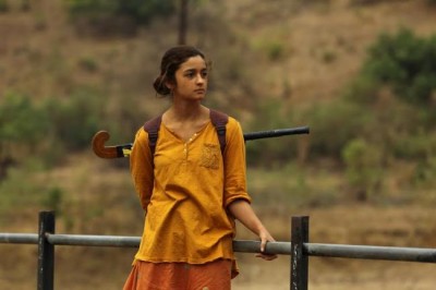 Alia Bhatt 'thanks' her fans for their response to 'Ikk Kudi' song