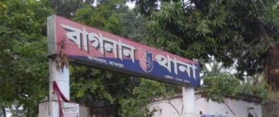 West Bengal: Illegal arms and bombs recovered from a SUV with Police sticker in Bagnan