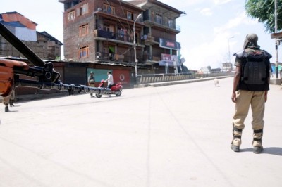 Curfew imposed in seven police station areas of Srinagar