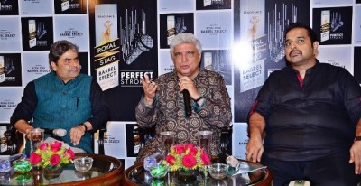 Optimistic about the betterment of country through demonetisation: Javed Akhtar