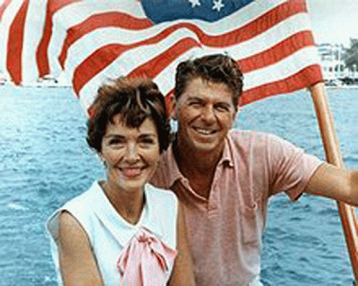Former  US first lady Nancy Reagan passes away