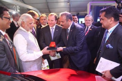 Renault reaffirms its "Make in India" commitment by sharing the Renault KWID perspective with Narendra Modi 