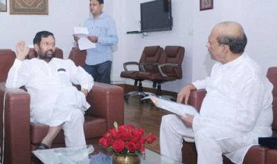 Nitish really deserves praise for supporting currency ban, says Ram Vilas Paswan
