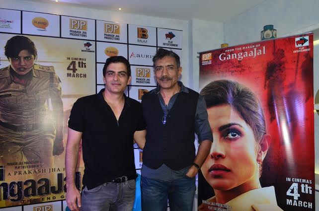 Prakash Jha visits Kolkata to promote 'Jai Gangaajal' 