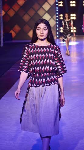 Rituparna walks ramp for Agnimitra Paul at fashion fiesta in Kolkata