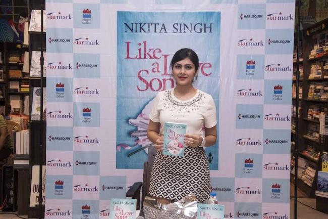Kolkata: Nikita Singh launches â€˜Like a Love Songâ€™ at Starmark