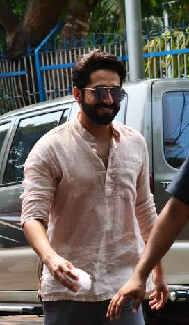 Ayushmann Khurrana shoots for Meri Pyaari Bindu in Kolkata
