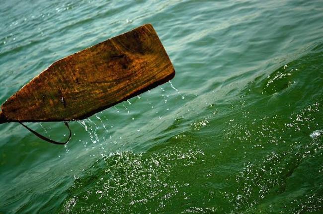 Varanasi: Aurora over the Ganges