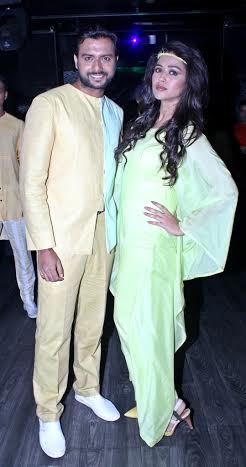 Bohurupi by Roy presents â€˜Colours of Lifeâ€™ show in Kolkata