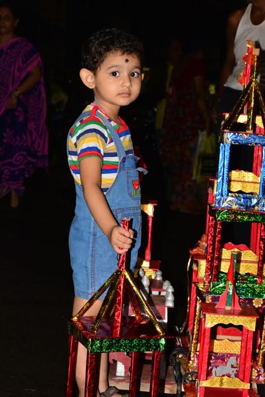 Kolkata kids indulge themselves in shopping ahead of Ratha Yatra